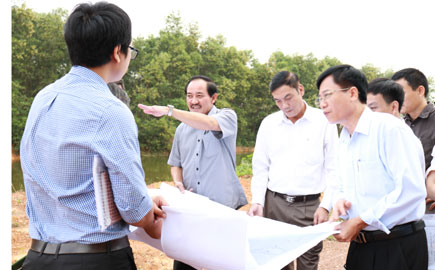 Phó Chủ tịch UBND tỉnh Nguyễn Quân Chính kiểm tra tuyến đường Hùng Vương (nối dài)