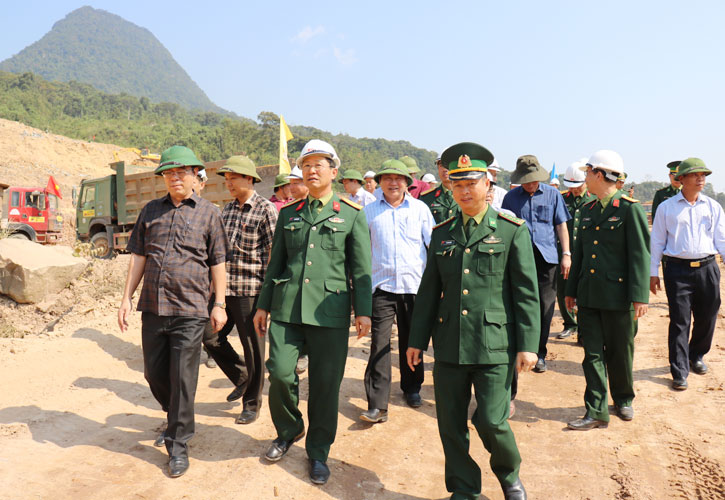 Chủ tịch UBND tỉnh Nguyễn Đức Chính kiểm tra dự án san nền và hạ tầng kỹ thuật thiết yếu tại khu vực trung tâm Cửa khẩu quốc tế La Lay