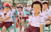Tặng mũ bảo hiểm cho học sinh tiểu học